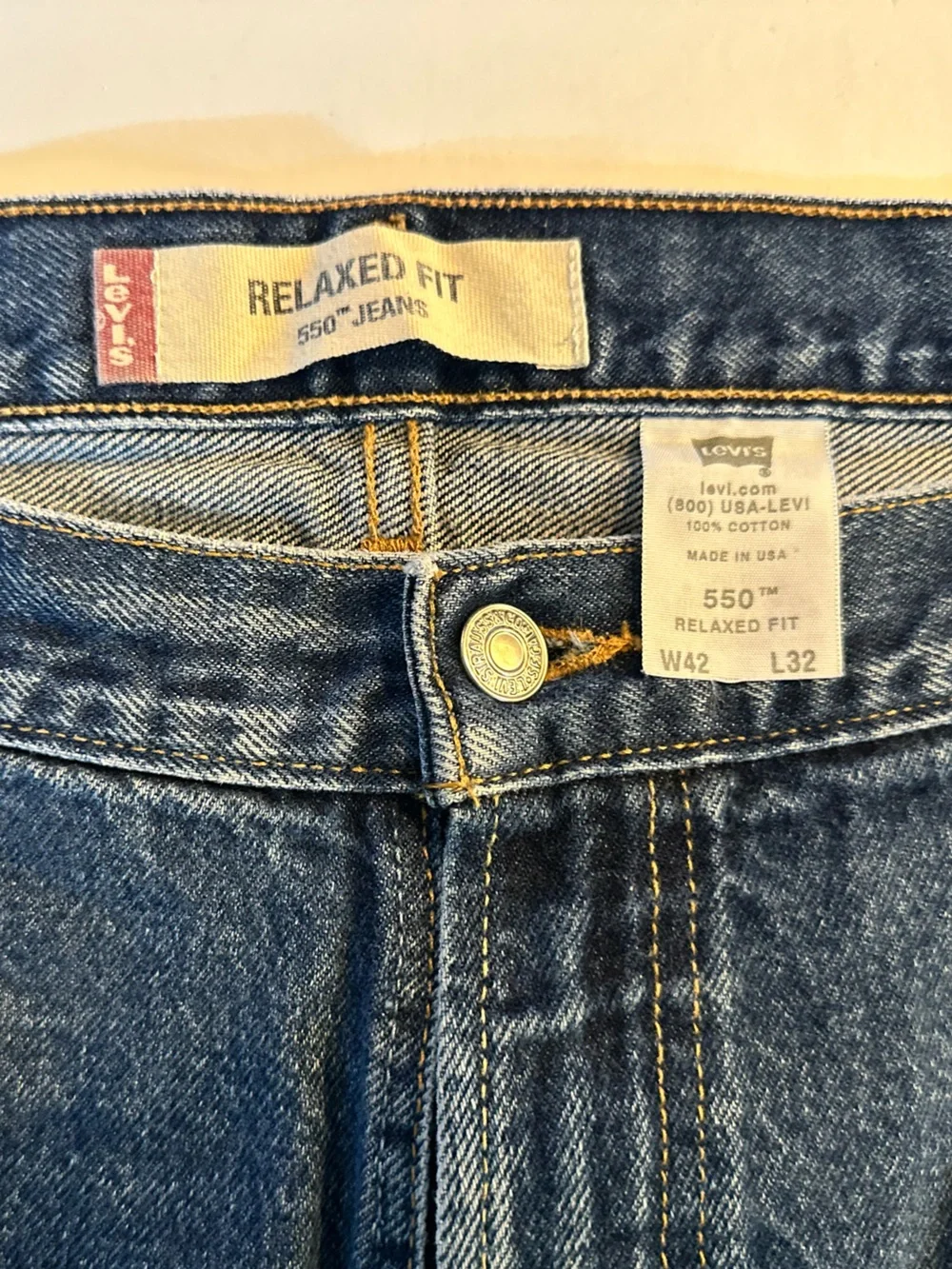 Levi's Relaxed Fit 550 - 42 x 32